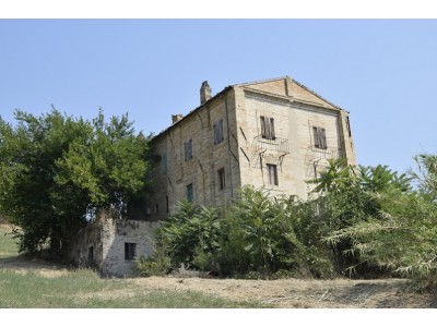 Properties for Sale_Farmhouses to restore_PRESTIGIOUS PALAZZO NOBILIARE IN THE COUNTRYSIDE FOR SALE IN FERMO SURROUNDING THE WONDERFUL 1800 IN PANORAMIC POSITION in the Marche region in Italy in Le Marche_1